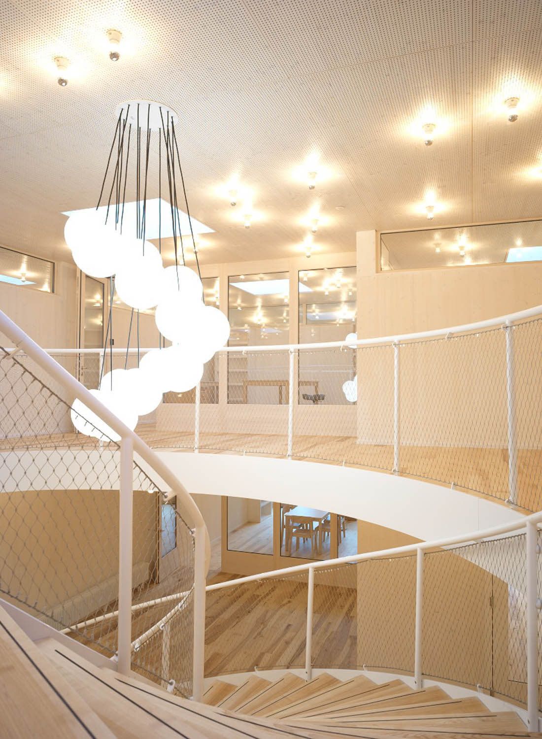 Kindergartenbau Vierfachkindergarten Wendeltreppe